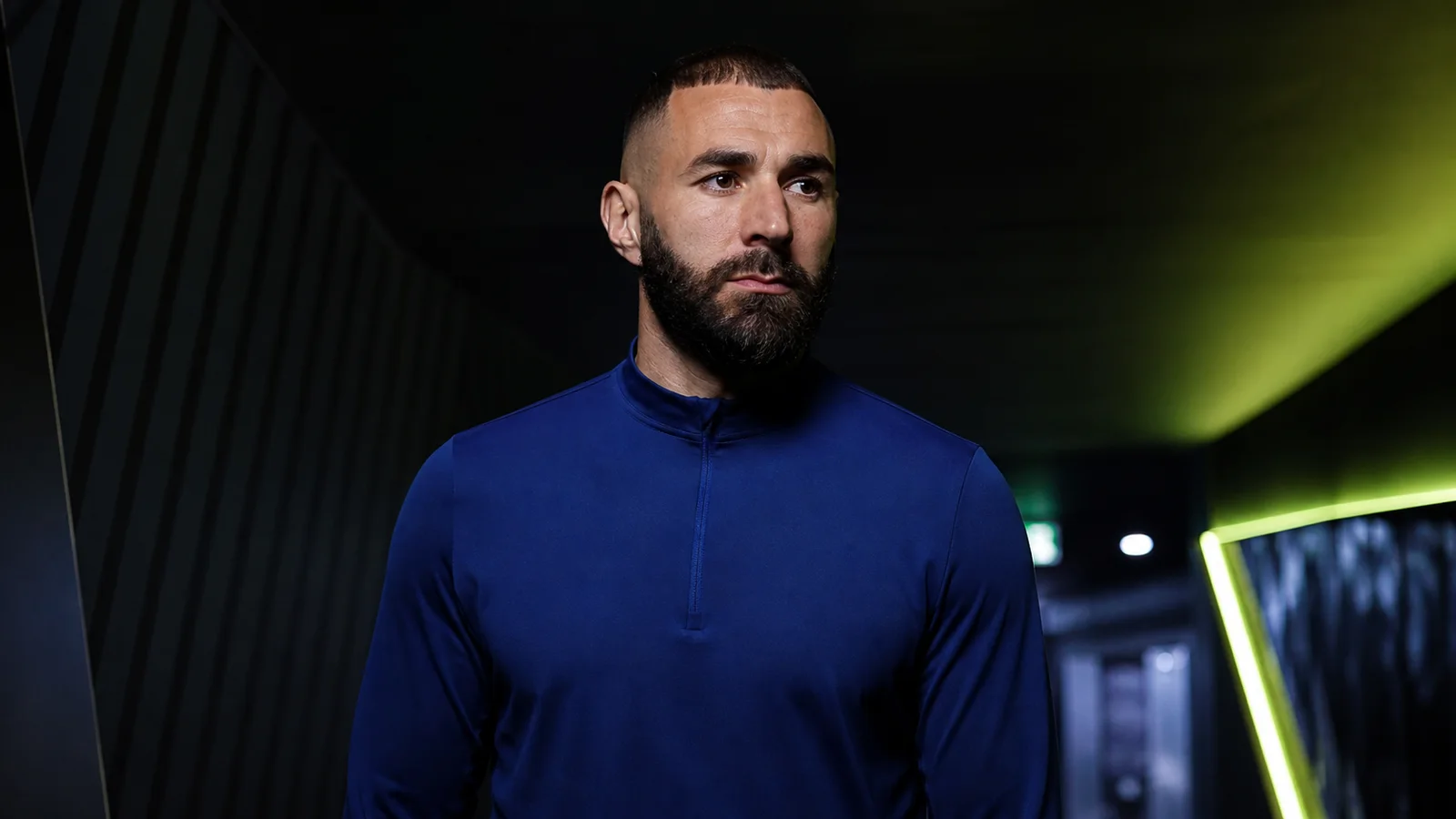 KI-Illustration zur Transfermeldung über Karim Benzema und Zielverein offen