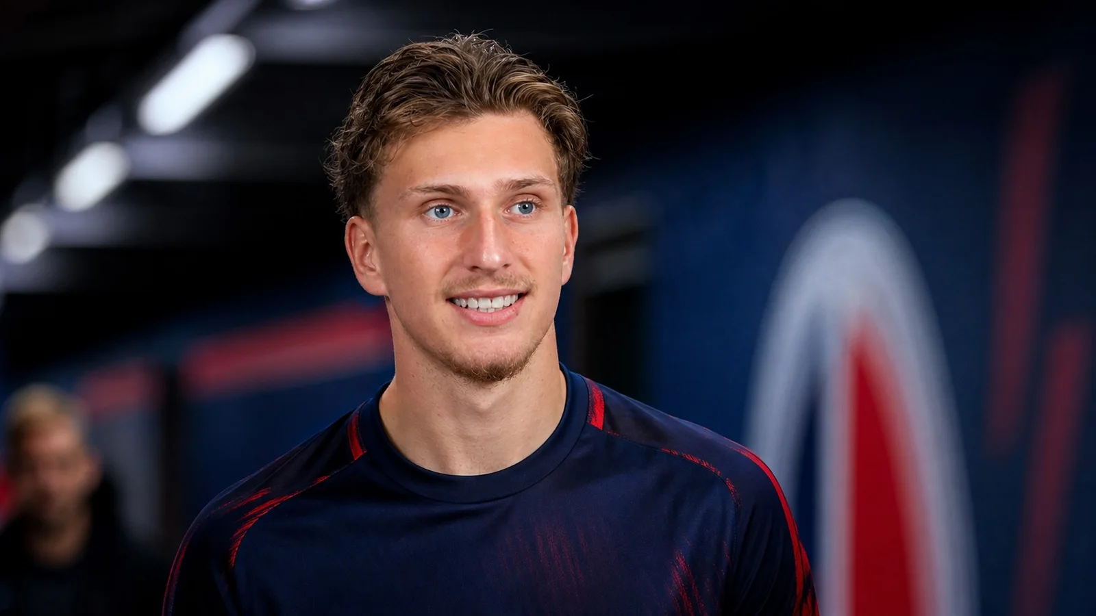 KI-Illustration zur Transfermeldung über Mika Godts und Paris Saint-Germain
