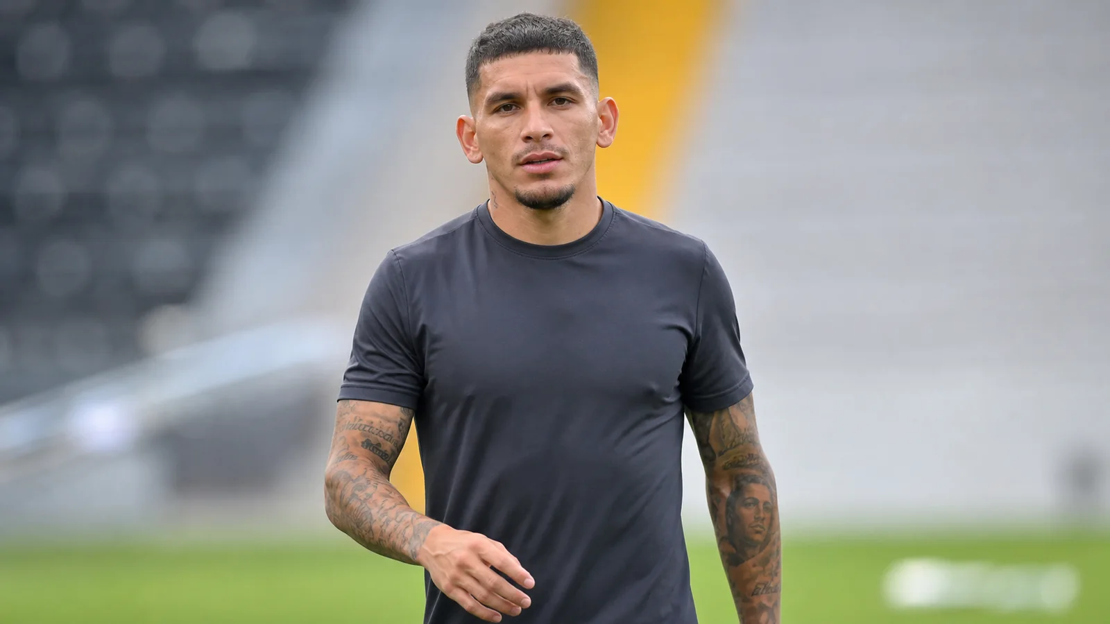 KI-Illustration zur Transfermeldung über Lucas Torreira und AC Florenz