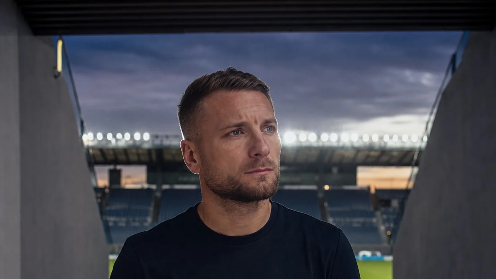 AI-generated illustration for the news story about Ciro Immobile – Karriereende and Paris FC